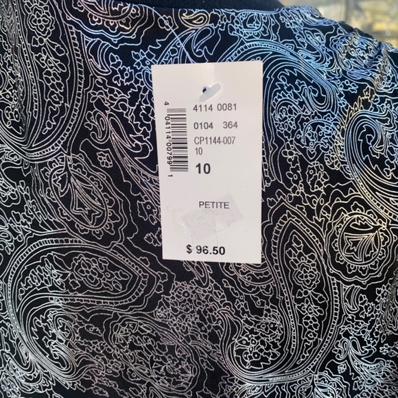 V Neck Fit & Flare Cap Sleeveless Dress - Picture 6 of 9